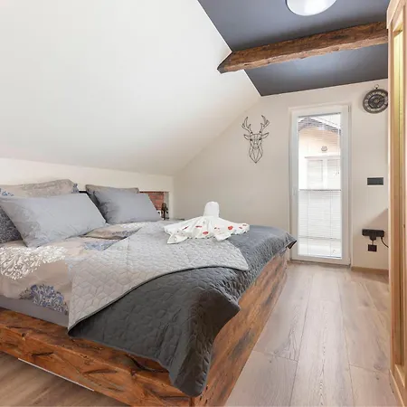 Deluxe House Maj Apartament