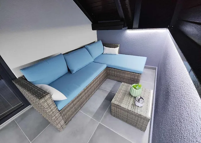 Deluxe House Maj شقة *